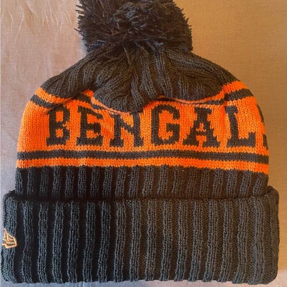 (NWT) 2022 CINCINNATI BENGALS BEANIE!! WHILE SUPPLIES LAST ONLY $19🔥🔥 - Picture 5 of 12